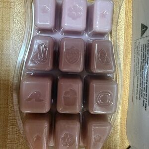 Scentsy Purple Bath Soak Luxurious Bath & Body